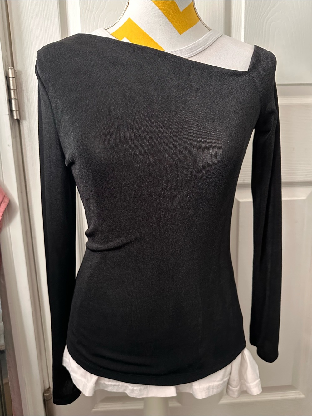 GREY LAB Black Long-Sleeve Asymmetric Neck Tee